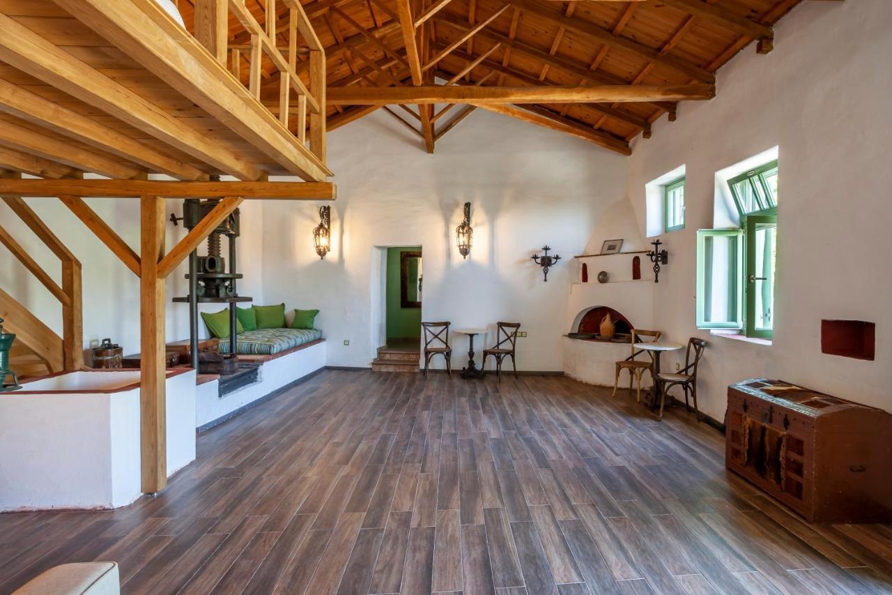 Olea Skopelos Villas With Swimming Pools & Sea View Panormos  外观 照片